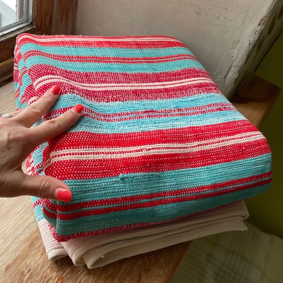 Vintage catalogne rag blanket, fits Queen bed. Striped, Red & Blue. - Picture 2 of 14